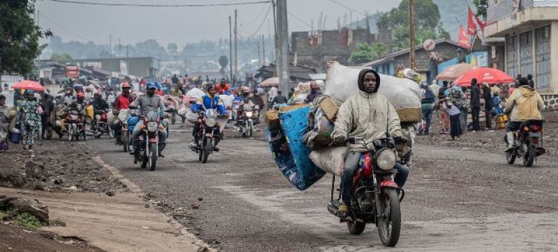 people-displaced-by-the-fighting-in-goma-flee-the-city-560f68731bc2de71bd2d1b66d308a0c31738121462.jpg