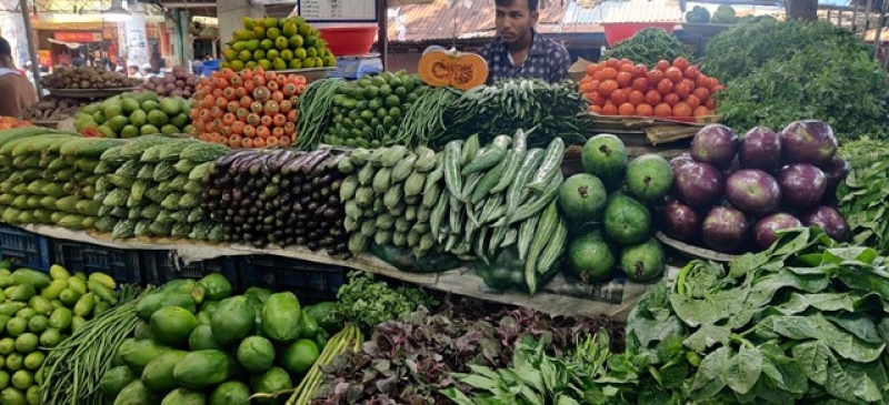 vegetables-stacked-at-a-shop-in-chandpur-b021d3efed81a834f618b0391c7ed5581746766500.jpg