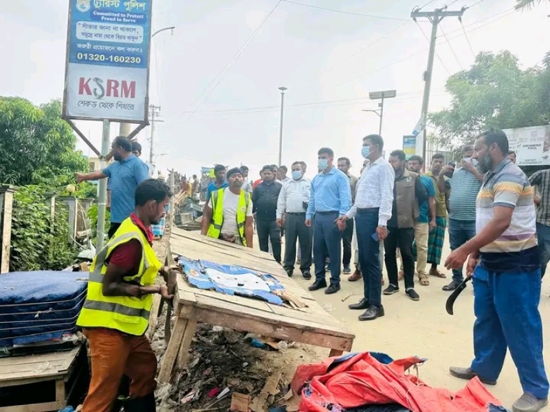 a-mobile-court-evicted-some-illegal-strutures-from-kalapara-zero-point-on-thuesday-064a189a36a835eb67514323c31af5221760633868.jpg