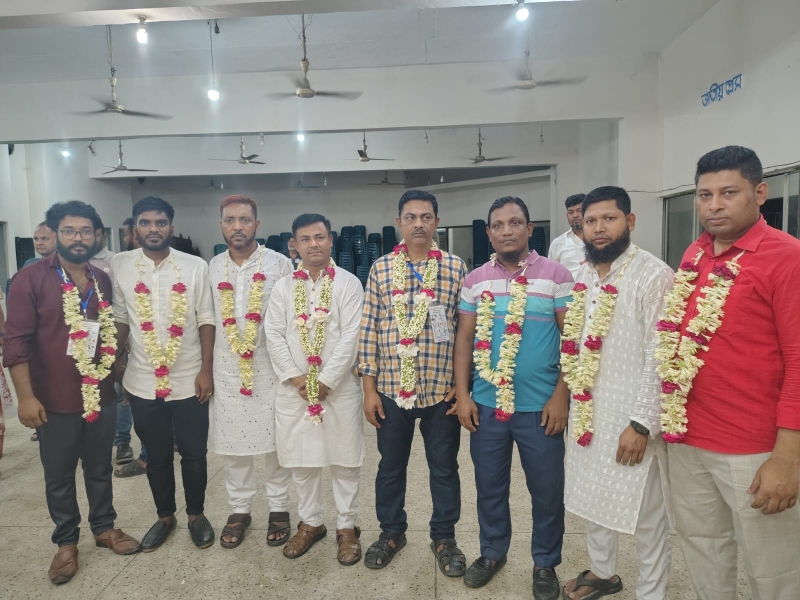 the-newly-elected-committee-of-jatiya-press-club-employees-union-8f75d33a7dd3b52ba3313d03a345fdaf1777056281.jpeg