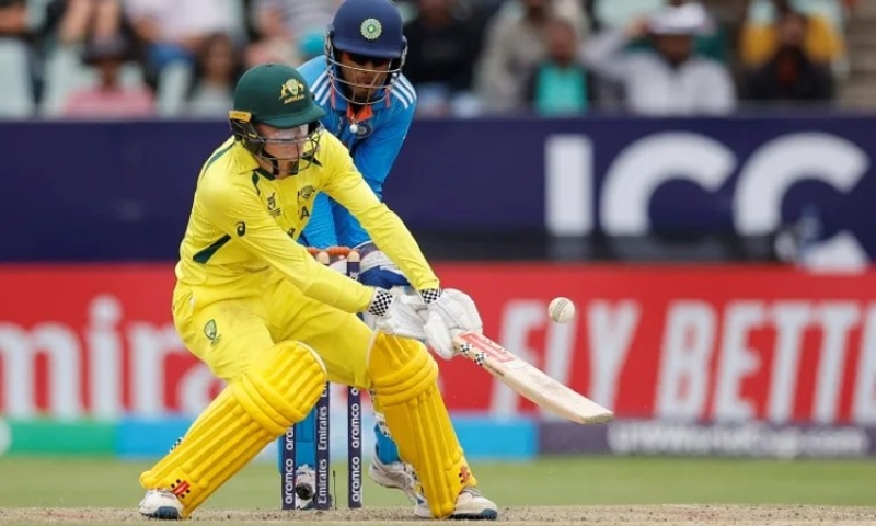peake19handedfirstaustraliawhite-ballcall-up-ezgif-8a8b03d3e6b3bf026c846b205c6469cd1778483030.jpg
