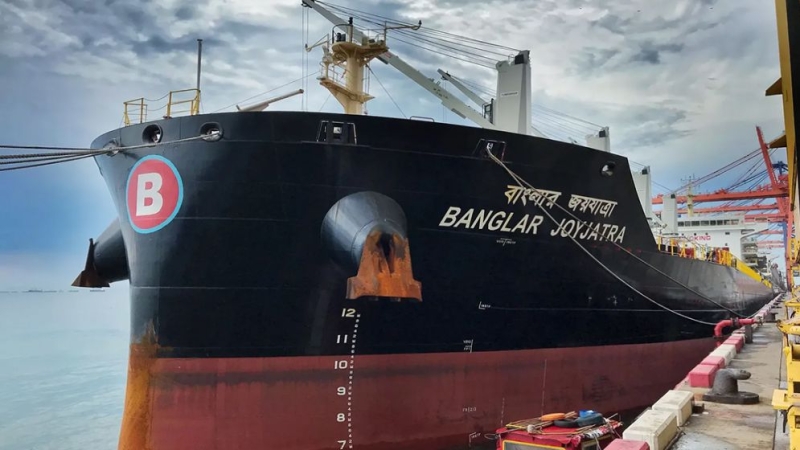 mv-banglar-joyjatra-finally-crosses-strait-of-hormuz-6a39f6b26adf9-5a0db056b68b48ed54c876d496912bed1782185745.jpg