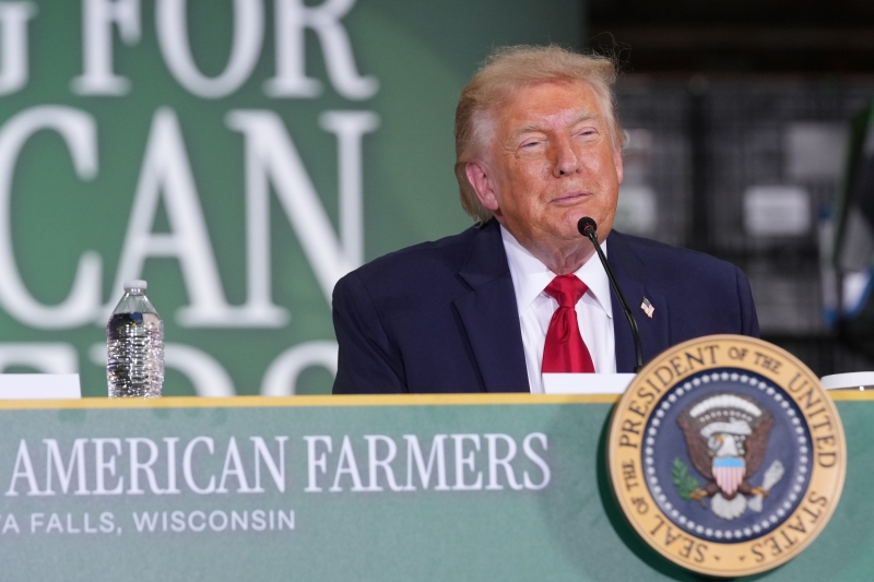 president-donald-trump-speaks-at-custer-farms-in-chippewa-falls-wis-e5b5748f3c8ebc5106032e0c9c7d04641785520844.jpg