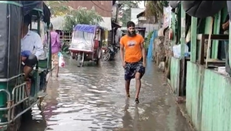 incessant-rainfall-has-caused-water-logging-in-kalapara-town-c68edae152db0781e6332d1ad097f82b1786963264.jpg