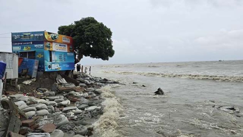 the-lone-police-box-in-kuakata-tourist-town-about-to-be-eroded-into-the-sea-64681125093e1b265ff3353554f52f161787056934.jpg