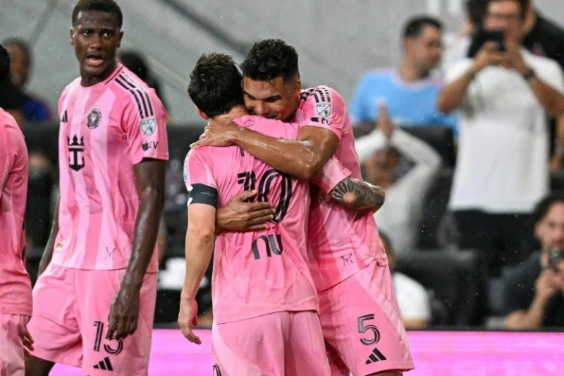messicreatesbothmiamigoalsin2-2drawwithatlanta-ezgif-1d4d4f80d54b63560717c797e552ee461788707138.jpg