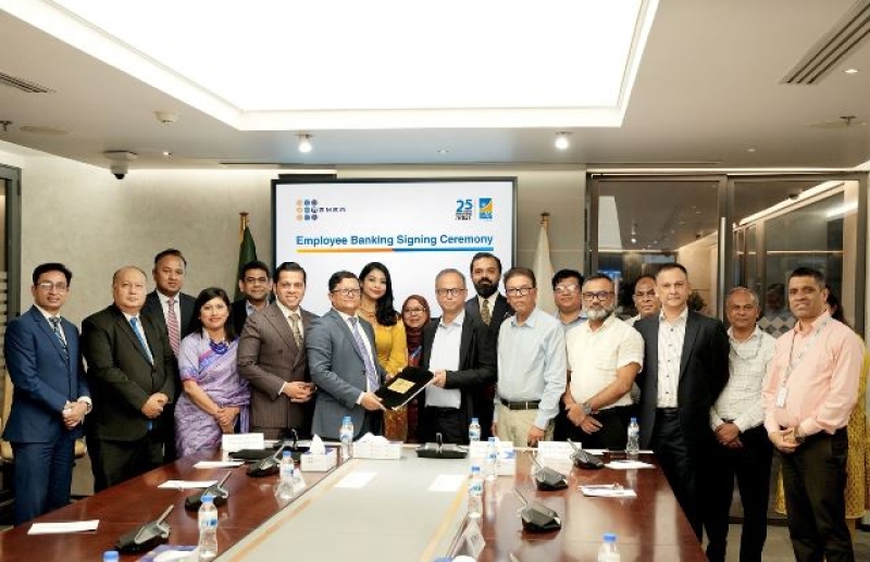 employee-banking-signing-ceremony-38544aeac1b12120a0b8f4b79a4c1b7e1789290259.jpeg