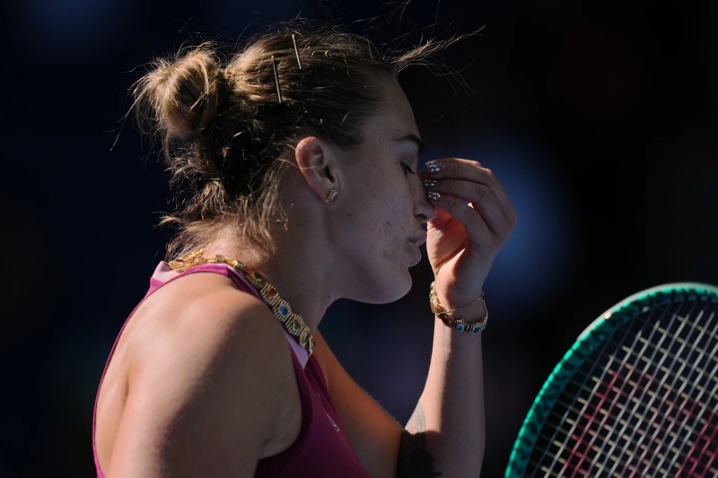 sabalenkasweptoutofchinaopeninthirdround-ezgif-a75f3b6793cb5c47d14f101b8b6d48981791097023.jpg