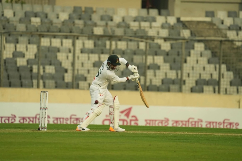 ezgif-liton-suffers-elbow-injury-jaker-keeps-wickets-for-bangladesh-473d1a1c469bc2e9cdc9a56a8c174c4a1793292125.jpg