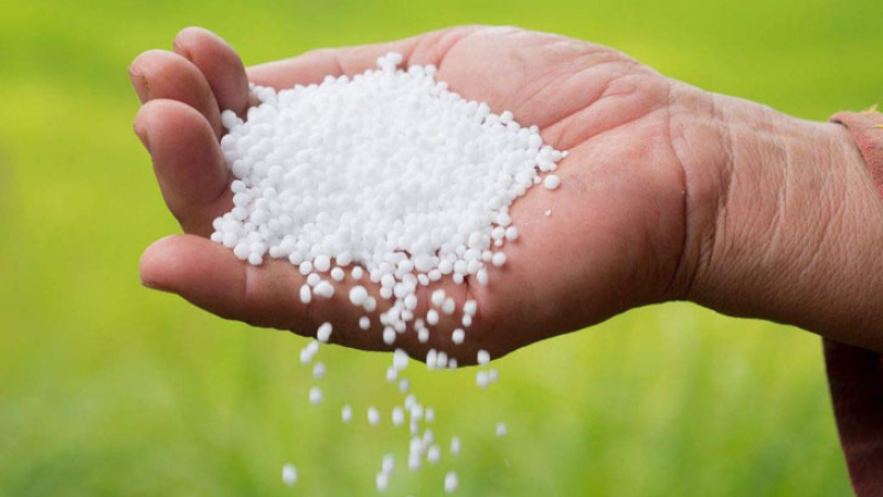 urea-fertilier-b7e1f905c6247f617de215930893bf6d1695062729.jpg