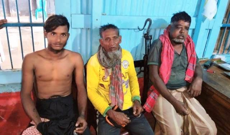 three-fishermen-received-bullet-injuries-as-dacoity-was-committed-in-fishing-trawlers-neat-the-sundarbans-on-thursday-night-d9ee3ebaa22ab99f6548382f3a59a9261739037698.jpg