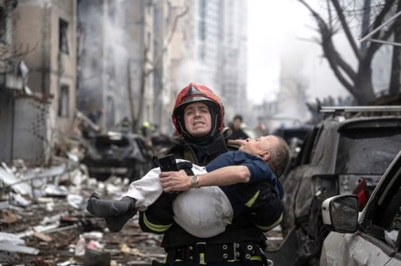 rescue-services-help-residents-in-areas-of-kyiv-hit-by-russian-attacks-ukraine-january-2024-e9aa5d2c6c44a1c63183afd73cc6082d1741801034.jpg