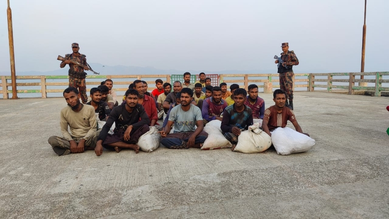 bgb-brings-back-26-bangladeshi-fishermen-detained-by-arakan-army-cd0880a6c3d9a2039accf8b622ce0f9e1742060782.jpg