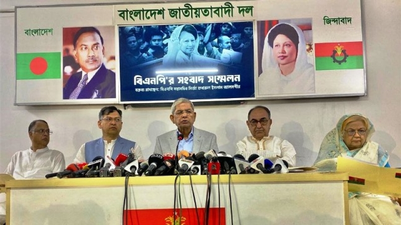 bnp-secretary-general-mirza-fakhrul-islam-alamgir-adderessing-a-news-conference-at-the-gulshan-office-of-the-party-on-friday-fec13b1ff067f5f362ac969d5613b53a1742625211.jpg