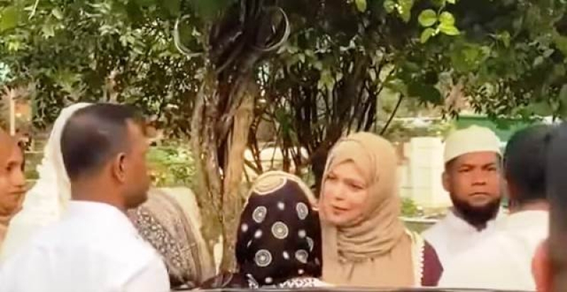 zubaida-takes-mother-nhome-1097130cb6f199e47690526e6b4292891746637904.jpg