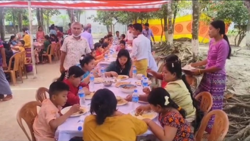 feast-at-the-gurudakhina-festival-of-the-rakhine-community-in-kalapara-on-friday-23-may-2025-1db620cda3c7aedb65b84fe7dcb8f3cf1748025889.jpg