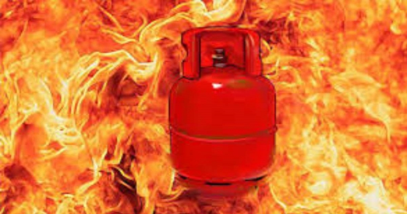 gas-cyllinder-blasts-a121d2584162c056bc097bbf3ec7f8911750354893.jpg